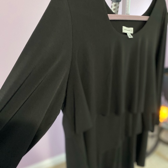 Beautiful tiered black Susan Graver top!🖤🖤🖤 - Picture 2 of 5